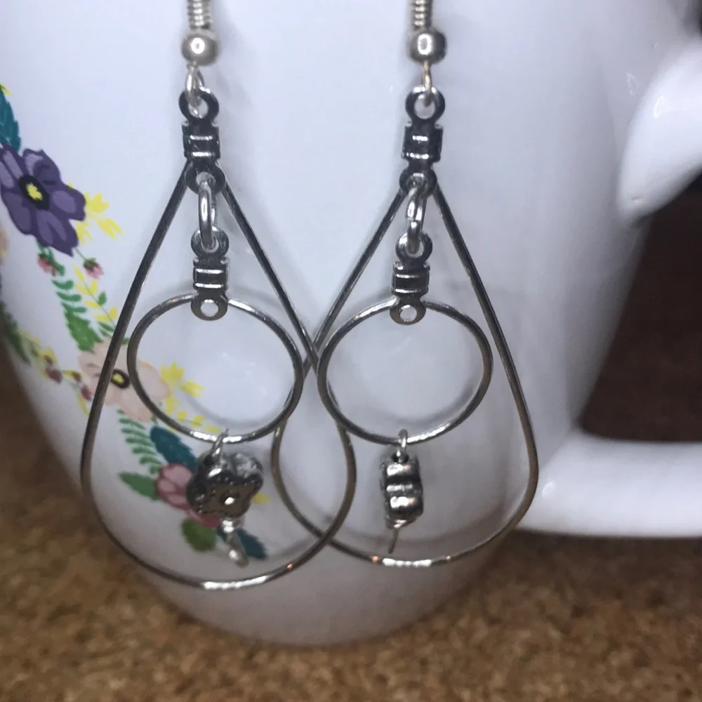 New handmade earrings teardrop silver w clover
